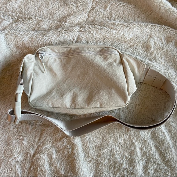 NWT Lululemon Large Everywhere Belt Bag - Picture 3 of 8